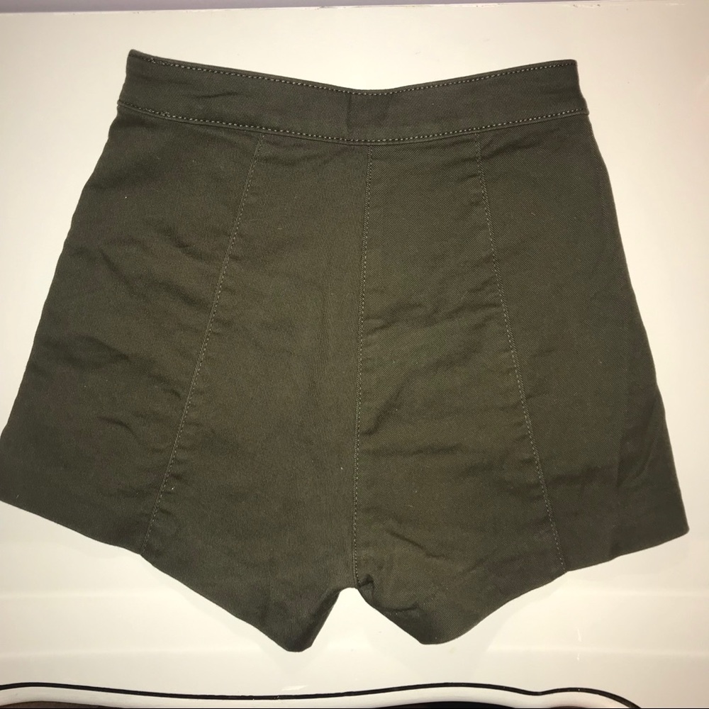 Green H&M shorts
